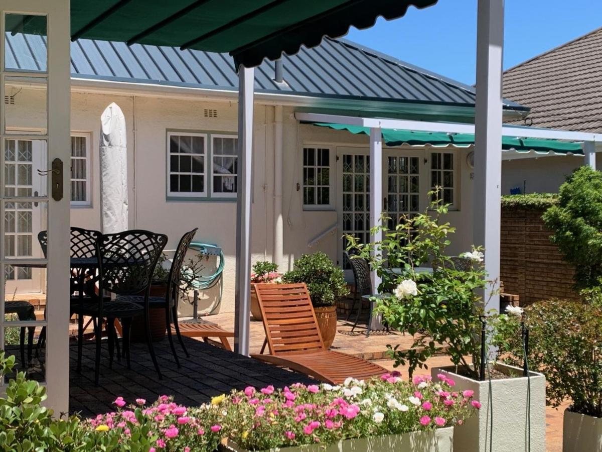 Squirrels Way Cottages เคปทาวน์ ภายนอก รูปภาพ