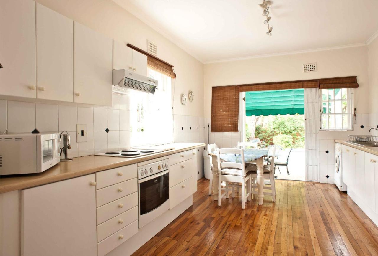 Squirrels Way Cottages เคปทาวน์ ภายนอก รูปภาพ
