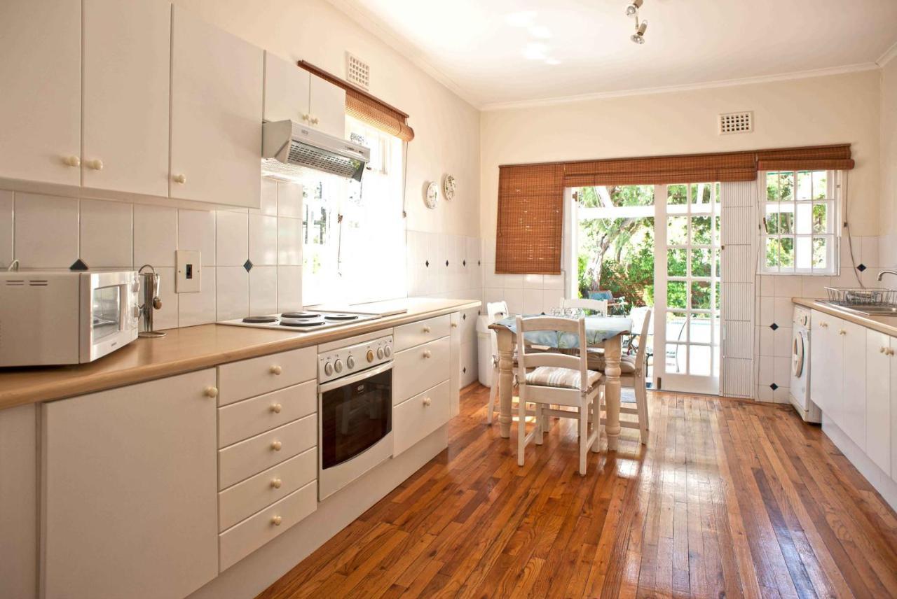 Squirrels Way Cottages เคปทาวน์ ภายนอก รูปภาพ