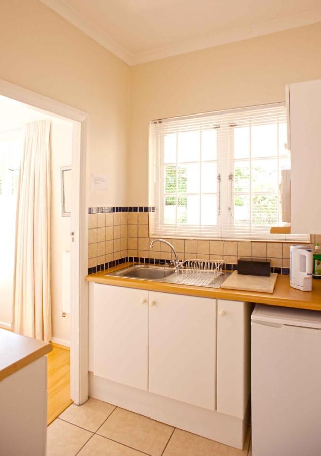 Squirrels Way Cottages เคปทาวน์ ภายนอก รูปภาพ