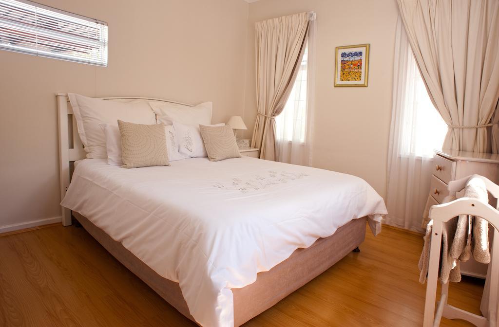 Squirrels Way Cottages เคปทาวน์ ห้อง รูปภาพ